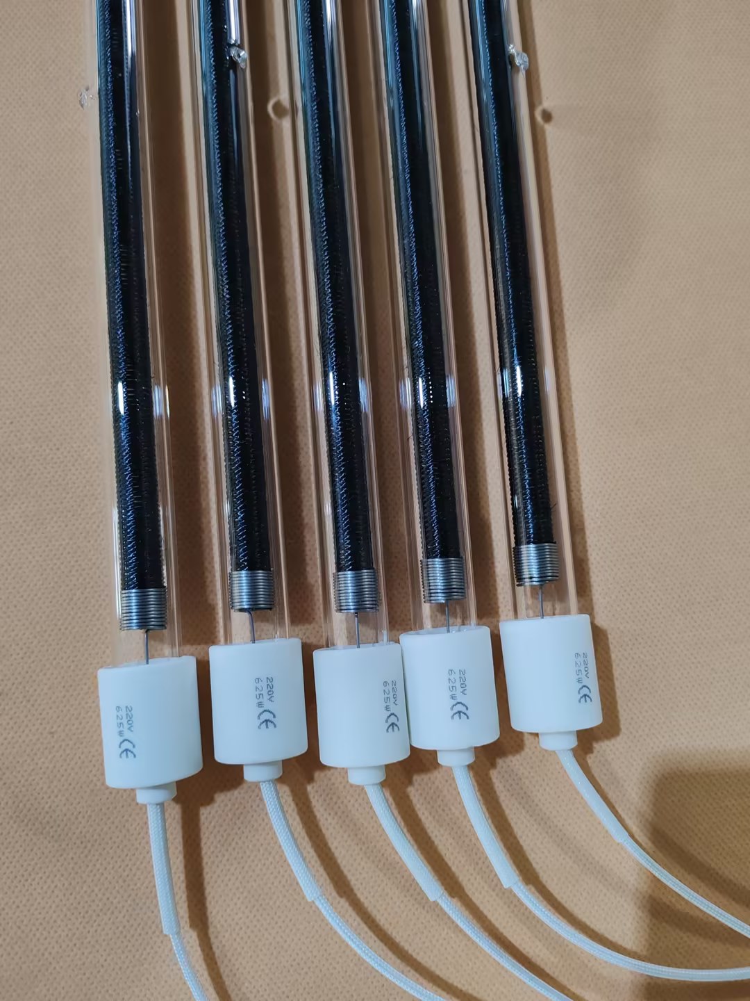 Elemento riscaldante in fibra di carbonio